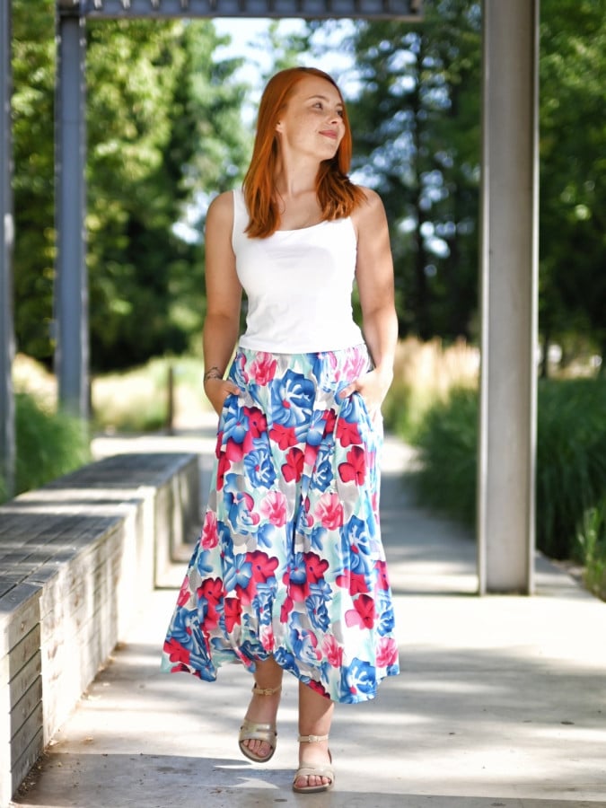 EVONA a.s. Dámský elastický top 7005 bílý - Dámský elastický top 7005 bílý 2101 XXL